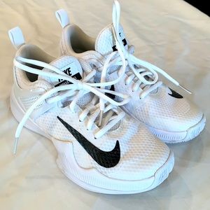 Nike volleyball white black swish structured athletic shoe tennis shoe